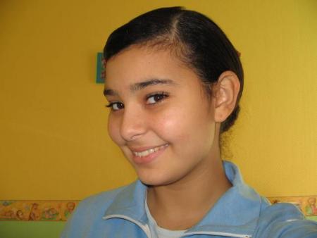 yasmine zwina o drayfa bzaaaaaaaaf sakna f fransa